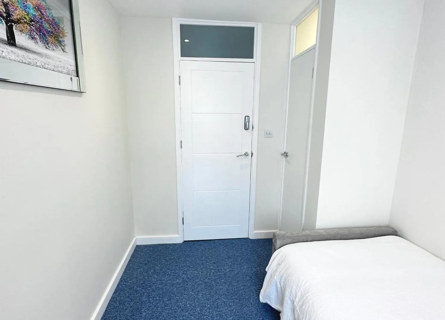 Newly Renovated Bedrooms Near Train And Bus Station London 0*,  United Kingdom
