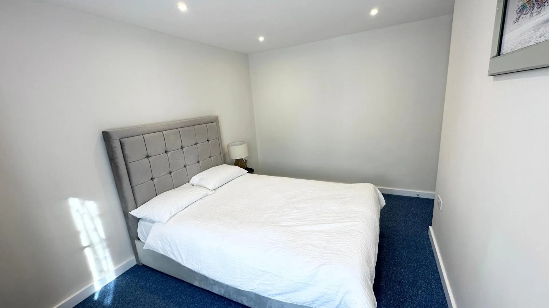 Newly Renovated Bedrooms Near Train And Bus Station London United Kingdom