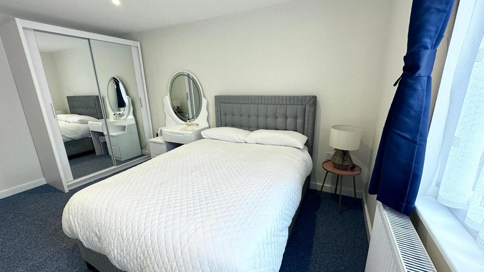 Apartment Newly Renovated Bedrooms Near Train And Bus Station London