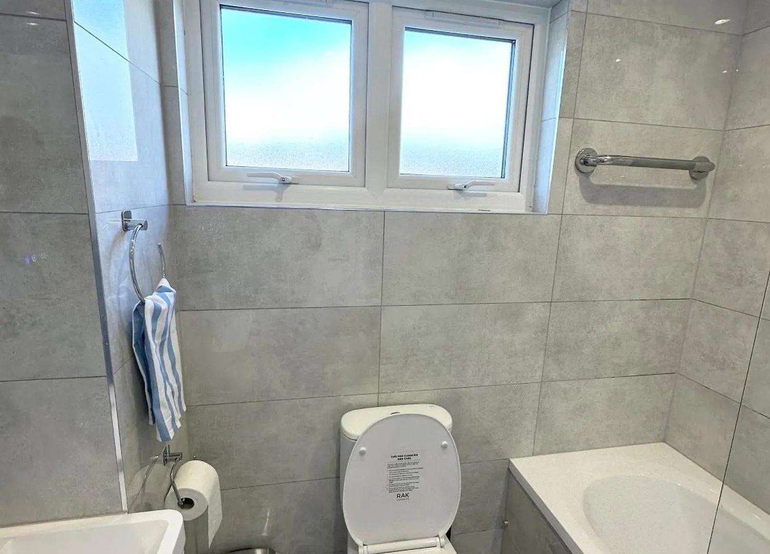 Apartment Newly Renovated Bedrooms Near Train And Bus Station London